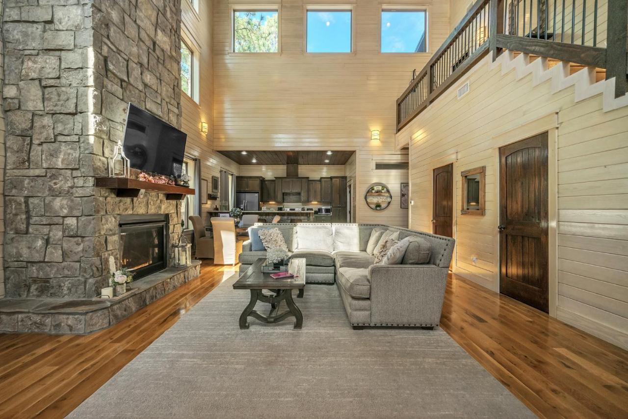 Merlot Mountain - Heated Spa Pool And Hot Tub! Cabin Broken Bow Exterior foto