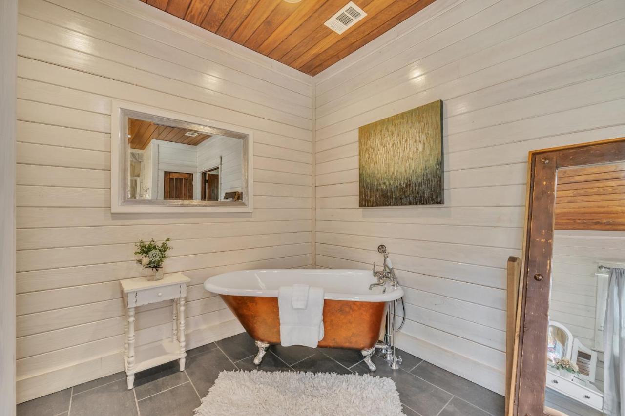 Merlot Mountain - Heated Spa Pool And Hot Tub! Cabin Broken Bow Exterior foto